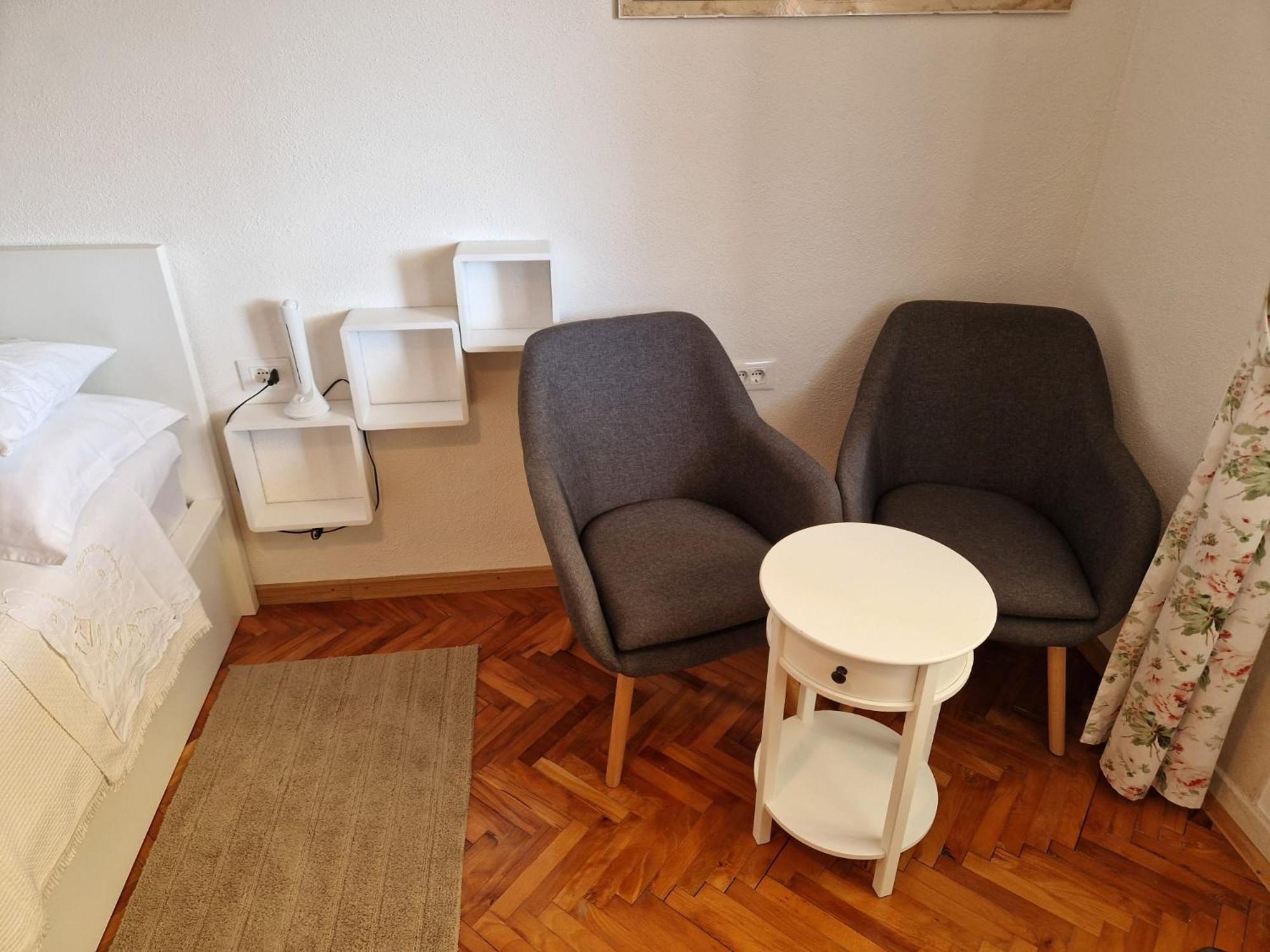 Studio Apartment Riva Sumartin Exteriör bild